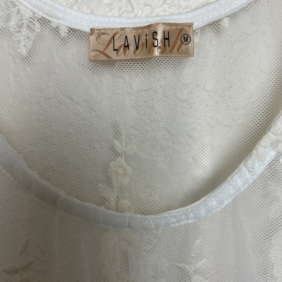 Lavish Ivory Lace Short Sleeve Scoop Neck Overlay Women's Top - Women's Medium - Picture 3 of 6